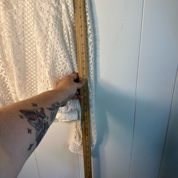 Express Women’s Size Large White Crocheted Victorian Style Blouse - Picture 11 of 13